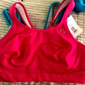 Moving Comfort 34D NWT sports bra